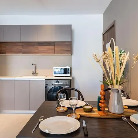 Апартаменти Hazel - 2-bedroom In *