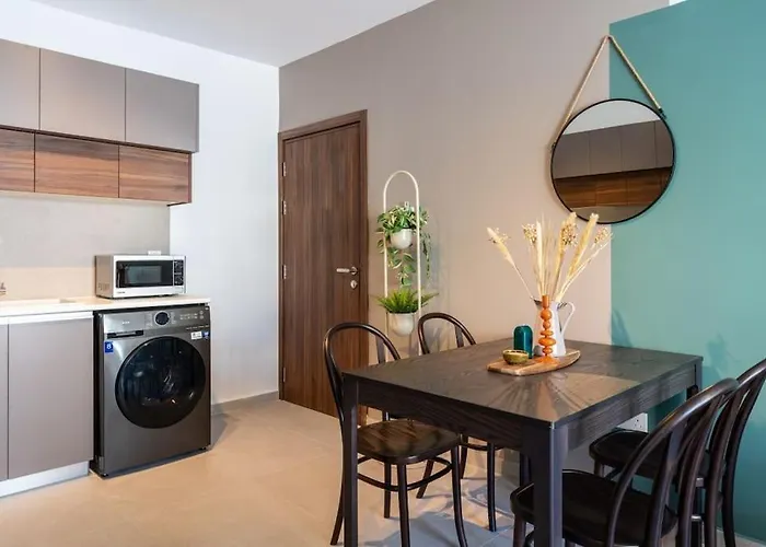 Hazel - 2-bedroom In Apartment Larnaca